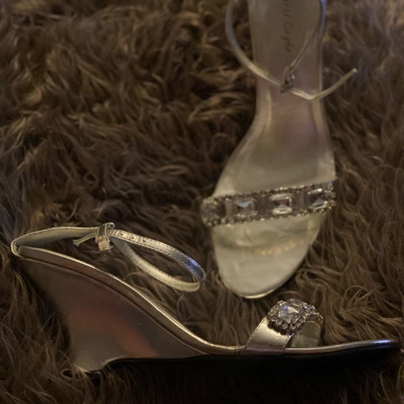 First Sight wedge silver sandal with bling size 8 - Picture 7 of 7
